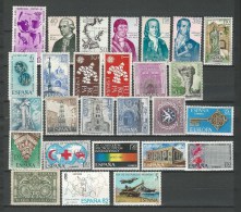 Espagne: 1 Petit Lot De 27 Timbres ** - Collections