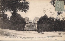 FAUBOURG DE LAON APRES LE BOMBARDEMENT CIMETIERE DES SOLDATS ALLEMANDS - Cimiteri Militari