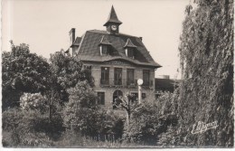 LES CLAYES SOUS BOIS  LA MAIRIE ET LES JARDINS - Les Clayes Sous Bois