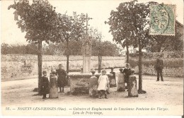 Nogent Les Vierges (60) : Calvaire Et Emplacement De L'ancienne Fontaine Des Vierges. Lieu De Pélerinage Animé - Nogent Sur Oise