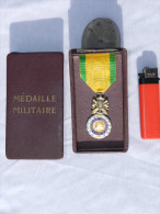 TRES ANCIENNE MEDAILLE MILITAIRE III° REPUBLIQUE  En COFFRET - Frankrijk