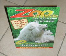 Publicité En Carton Avec Chevalet Zoo D´Amnéville Les Lions Blancs - Paperboard Signs