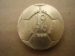 Great Britain 1996 TWO POUNDS Commemorating TENTH EUROPEAN CHAMPIONSHIP Of FOOTBALL Used In GOOD CONDITION. - 2 Pond
