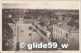 MOURMELON-LE-GRAND - Place Clémenceau Et Rue Du Général-Gouraud (animée) - Mourmelon Le Grand