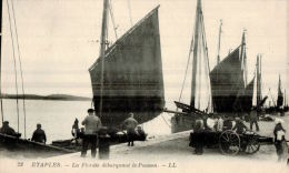 CPA ETAPLES , La Flotilles Débarquant Le Poisson - Etaples