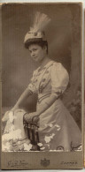 PAPPE FOTO DIMENSIONEN  10.5x21cm  PORTRÄT FRAU FASHION G.&J.VARGA ZAGREB 1908 - Zonder Classificatie
