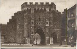 ROYAUME UNI - SOUTHAMPTON - Bargate, North Side - D16 308 - Southampton