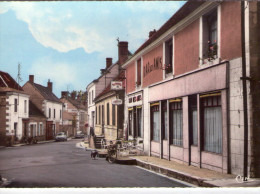 Genillé..rue Principale..Bar Des Amis..voitures - Genillé