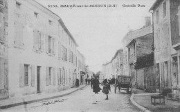 79 - MAUZE-sur-le-MIGNON - Grande Rue. - Animée. - Mauze Sur Le Mignon