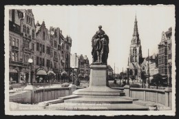 Bruxelles - Anderlecht - Place De La Vaillance Et Monument Aux Héros // - Anderlecht