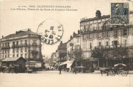 63 CLERMONT FERRAND - Les Hôtels, Place De La Gare Et Avenue Charras - Clermont Ferrand