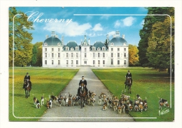 Cp, Chasse à Courre, Cheverny (41) - Les Piqueux Et La Meute De L´Equipage De Cheverny Devant Le Château, écrite - Hunting