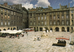 CPSM  - 33 - BORDEAUX -  La PLace Du Parlement  - 822 - Bordeaux