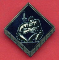 F113 / SPORT - Wrestling - Lutte - Ringen - 1980 Summer XXII Olympics Games Moscow - Russia Russie - Badge Pin - Lucha