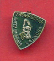 F115 / SPORT - Wrestling - Lutte - Ringen - TOURNAMENT "ANGEL VOYVODA" Haskovo  - Bulgaria Bulgarie Bulgarien  Badge Pin - Lutte