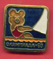 F158 / SPORT - Sailing - Voile - Segeln - Misha Bear  1980 Summer XXII Olympics Games Moscow - Russia Russie - Badge Pin - Vela