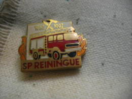 Pin´s Des 60 Ans Des Sapeurs Pompiers De REININGUE - Firemen