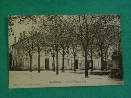 CHARENTE MARITIME-MIRAMBEAU-PLACE ET HOTEL DE VILLE - Mirambeau