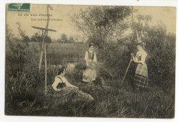 Série LA VIE AUX CHAMPS . Les Brûleuses D'Herbes - Boerderijen