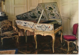 Thoiry En Yvelines : Le Chateau - Clavecin Fabriqué En 1733 Par Blanchet Et Peint Par Huet - Thoiry