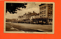 69 NEUVILLE Sur SAONE : Les Hôtels (état: Pli) - Neuville Sur Saone