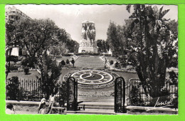 ALGER /  HORLOGE FLORALE ET MONUMENT AUX MORTS / Carte Vierge Des Années 50 - Monumenti Ai Caduti