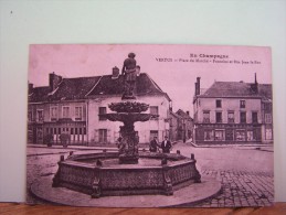 VERTUS (MARNE)  LES COMMERCES. LES MAGASINS. PLACE DU MARCHE. FONTAINE ET RUE JEAN-LE-BON. - Vertus