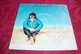 GILLES PUISET  °  ASSIS PAR TERRE  AUTOGRAPHE SUR VINYLE 45 TOURS - Autographes