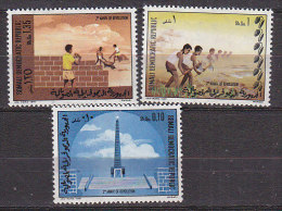 D0141 - SOMALIE Yv N°138/40 ** REVOLUTION - Somalia (1960-...)