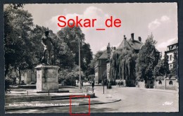 AK Kaufbeuren 1956, Bahnhofstraße Mit Kriegerdenkmal, Schwaben, Bayern - Kaufbeuren