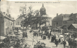 Puy De Dome : St Gervais D'Auvergne, La Place De La Gendarmerie, Belle Carte Animée - Saint Gervais D'Auvergne