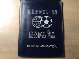 COFFRET BU EPUISE "MONDIAL DU FOOT ESPAGNE 1982" -  Verzamelingen