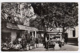 83-SOLLIES-PONT-Place De L´Eglise -Au Moderne-Fleurs- Cpsm - Sollies Pont