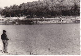 CPSM LAVIT DE LOMAGNE 82  LE LAC COLLINAIRE PECHEUR - Lavit