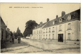 Carte Postale Ancienne Angerville - Avenue De Paris - Angerville