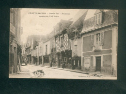 Chateaugiron (35) - Grande Rue - Anciennes Maisons Du XVIè Siecle   ( Collection C.L.) - Châteaugiron