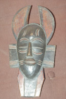 MASQUE AFRICAIN Ancien Bois Sculpté 28 Cm - Afrikanische Kunst