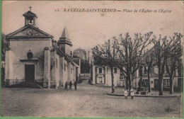 78 LA CELLE-SAINT-CLOUD - Place De L'église  Et L'église - La Celle Saint Cloud