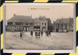 BOULOIRE. - . UN COTE DE LA PLACE. NON CIRCULEE - Bouloire