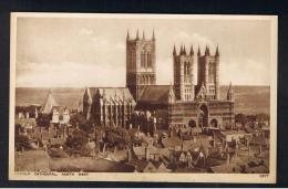 RB 979 - 2 Postcards - Lincoln Cathedral & The Glory Hole - Lincolnshire - Lincoln