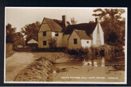 RB 979 - Judges Real Photo Postcard - Willy Lott's Cottage - Flatford - Suffolk - Scene Of Constable's "Haywain" - Andere & Zonder Classificatie