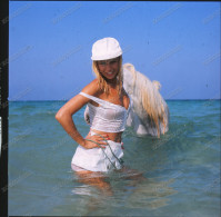 SEXY GIRL WITH THE WHITE HORSE IN THE SEA,FILLE AVEC LE CHEVAL BLANC DANS LA MER,photo Slide - Ohne Zuordnung
