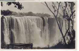 ZIMBABWE - VICTORIA FALLS A VIEW OF THE MAIN FALLS FROM THE RHIN FOREST - TIMBRES RHODESIE - Zimbabwe