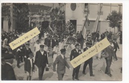 EB 6001 COMPIEGNE TOP RARE CARTE PHOTO ATTICHY DEFILE HONNEUR AUX DEMOISELLES  HEBERT G PHOTOGRAPHE - Attichy