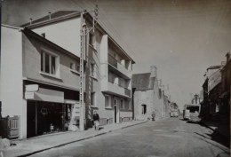 53 LANDIVY  CARTE PHOTO  UNE RUE EPREUVE   AVEC SON NEGATIF D´ORIGINE POUR EDITION DE LA CARTE - Landivy