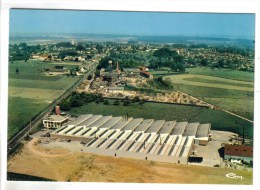 CPSM CREVECOEUR LE GRAND (Oise) -  Vue Aérienne : Les Usines - Crevecoeur Le Grand