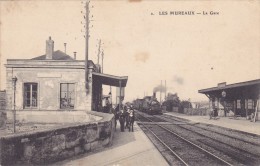 CPA 78 @ LES MUREAUX @ La Gare En 1910 @ Lntérieur De Gare Et Train à Vapeur Arrivant. - Les Mureaux