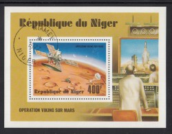 Niger Used Scott #C286 Souvenir Sheet 400fr Viking Orbiter In Flight - Viking Mission To Mars - United States