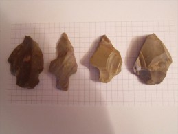 Un Lot De Pointes De Flèches Atériennes - Lot Nr 3 - Lot De 4 Flèches - Arqueología