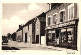 APPOIGNY. RUE DU PAVILLON ET LE MAGASIN PIERROT GOURMAND TRES BELLE CARTE..  REF  36960 - Appoigny